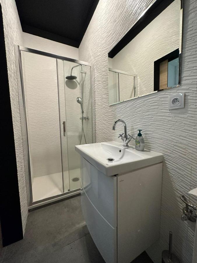 Przyjemny Lokal W Centum Miasta Apartman Łódź Kültér fotó